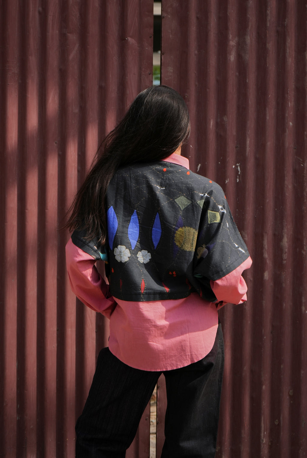 OVERLAY SHIRT IN CHETTI BLACK WITH CLAY PINK COLOURBLOCK