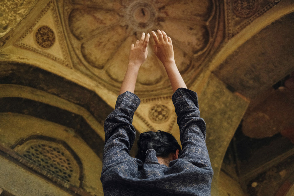 MONK SHACKET AND JILL PANTS IN AC JAAL NAVY PRINT