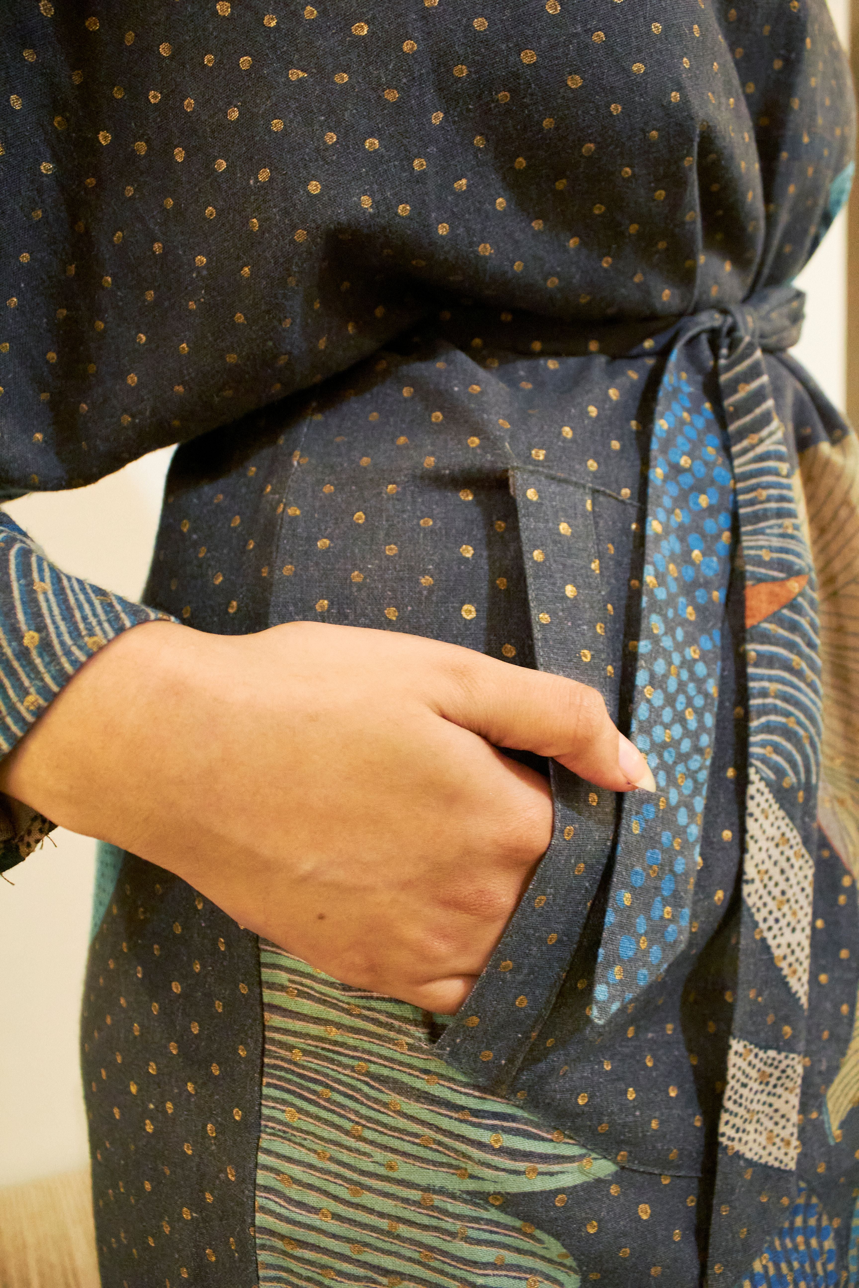 KAZA KIMONO DRESS IN FAITH CHARCOAL PRINT